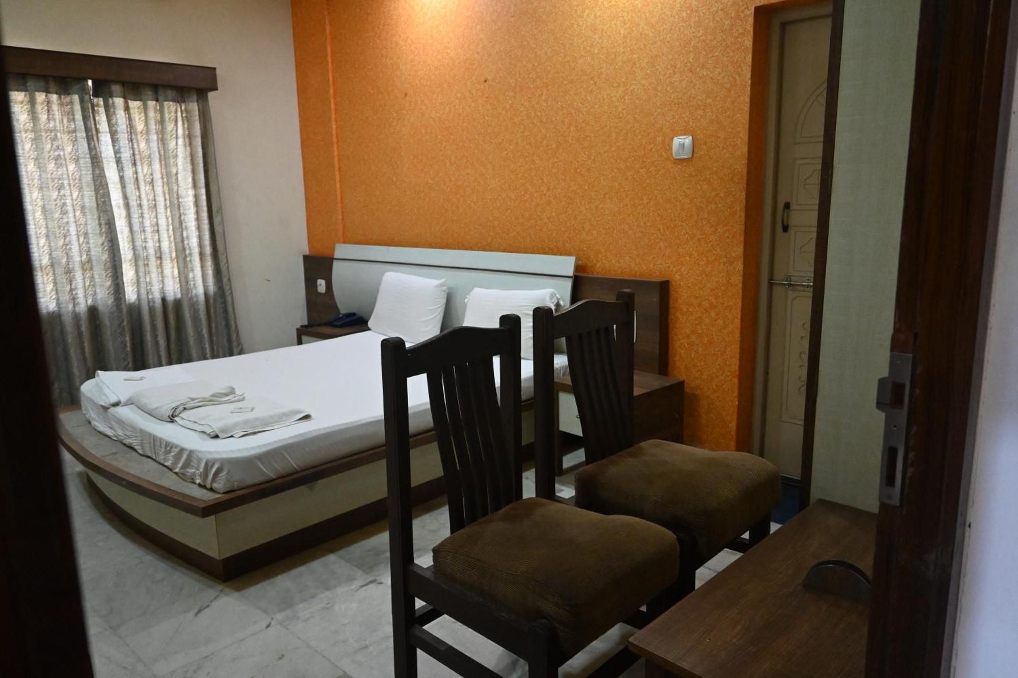 Hotel Ashlesh Manipal Luaran gambar