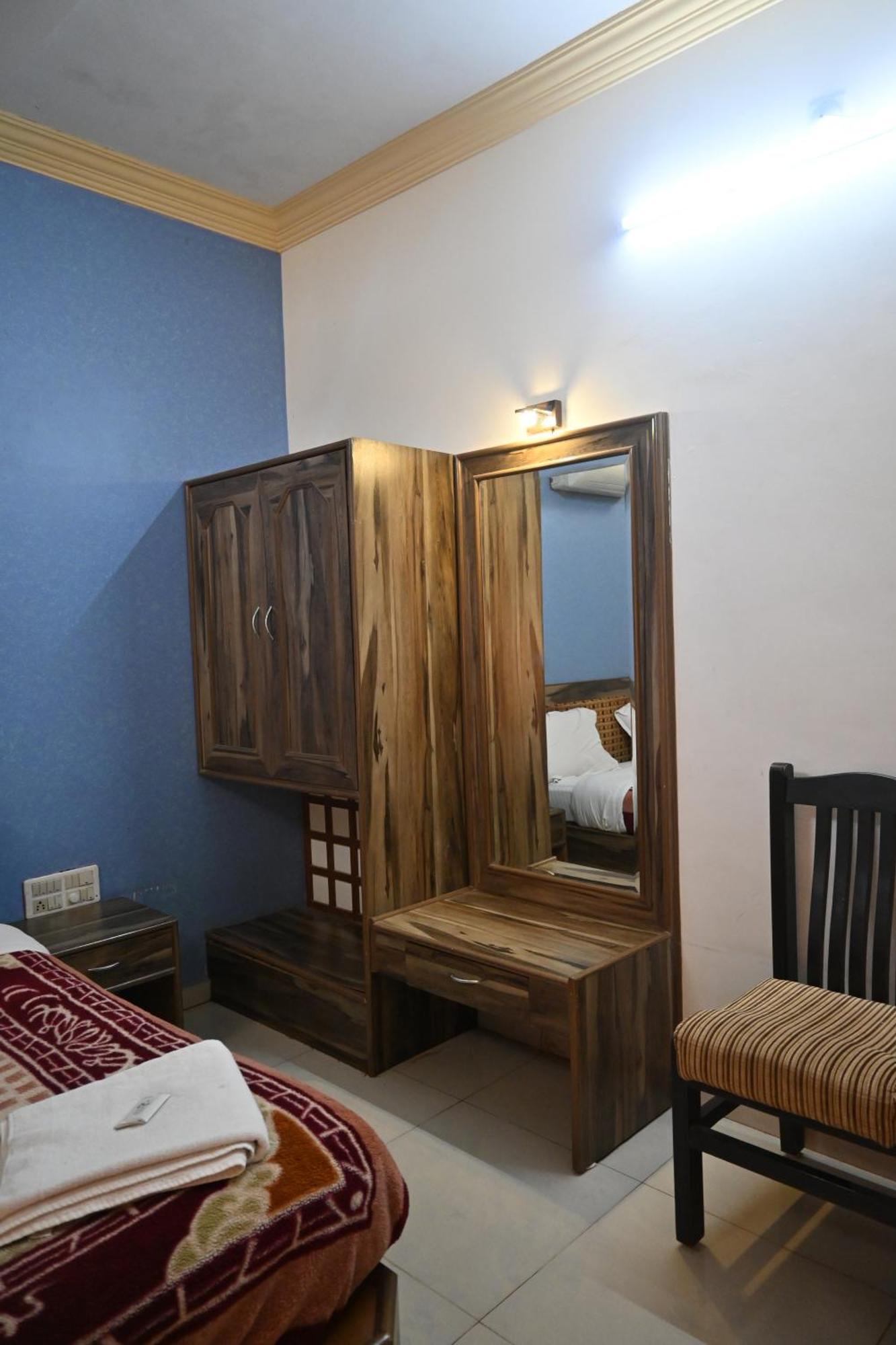 Hotel Ashlesh Manipal Luaran gambar